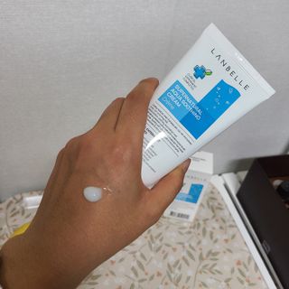 랑벨 수퍼내츄럴 아쿠아 수딩 크림 100ml — 5점을 준 리뷰어가 2022년 4월 올린 사용 사진