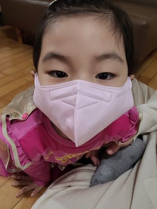 애니가드키즈 새부리형  소형L 5컬러 각 10매입 [크리미베이지, 코튼핑크, 블루레이크, 페일로즈, 민트그린] — 4점을 준 리뷰어가 2022년 2월 올린 사용 사진