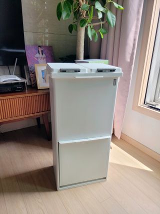 창신리빙 [프랑코 원터치 스탠드 분리수거함 50L 화이트] 똑똑한 정리 수납 — 5점을 준 리뷰어가 2021년 7월 올린 사용 사진