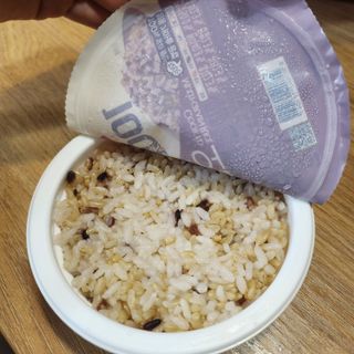 [구매평]양반 동원 양반 100밥 오미밥, 130g, 12개 — 5점을 준 리뷰어가 2025년 4월 올린 사용 사진
