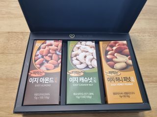 짜먹는 이지견과 짜먹는 이지아몬드, 짜먹는 이지허니피넛, 짜먹는 이지캐슈넛 각 10g X  10포 — 5점을 준 리뷰어가 2021년 4월 올린 사용 사진