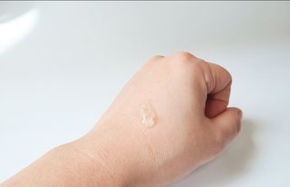 체르엠 스템앤셀 비타민 브라이트닝 에센스 30ml 1개 — 5점을 준 리뷰어가 2021년 7월 올린 사용 사진