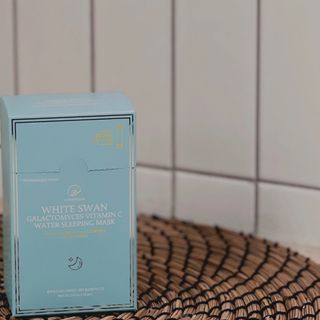 오투에니원 화이트 스완 갈락토미세스 비타민 C 워터 슬리핑 마스크 — 5점을 준 리뷰어가 2022년 12월 올린 사용 사진