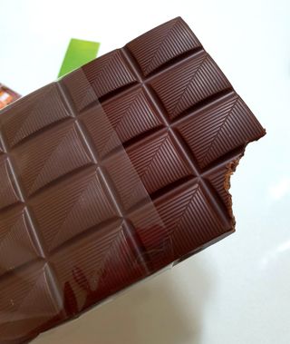 당류2g 자일리톨로 단맛을낸 슈카 퓨어비건 무설탕초콜릿 Xucker vegan 2개입 — 4점을 준 리뷰어가 2021년 4월 올린 사용 사진