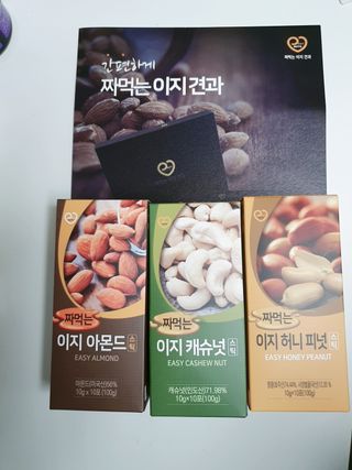 짜먹는 이지견과 짜먹는 이지아몬드, 짜먹는 이지허니피넛, 짜먹는 이지캐슈넛 각 10g X  10포 — 5점을 준 리뷰어가 2021년 3월 올린 사용 사진