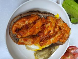굽네몰 [굽네] 소스가 맛있는 닭가슴살 슬라이스 4종 — 4.5점을 준 리뷰어가 2021년 4월 올린 사용 사진