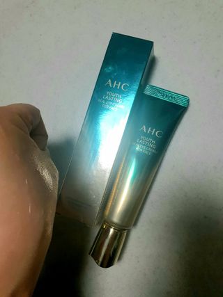 [NEW 탄력유턴 아이크림] AHC 유스 래스팅 리얼 아이크림 포 페이스 — 5점을 준 리뷰어가 2021년 1월 올린 사용 사진