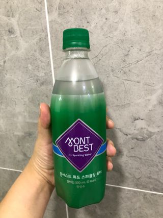 몽베스트 Montbest with Sparkling water Plain 20병 — 5점을 준 리뷰어가 2021년 11월 올린 사용 사진