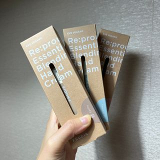 [후르디아] 끈적임 없는 착한성분 비건  핸드크림 3종 — 5점을 준 리뷰어가 2022년 11월 올린 사용 사진