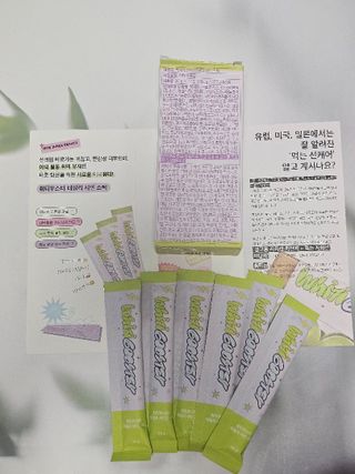 [1박스 구매평] 휘티부스터 데일리 샤인 스틱 선&브라이트닝 케어 이너뷰티 — 5점을 준 리뷰어가 2025년 8월 올린 사용 사진