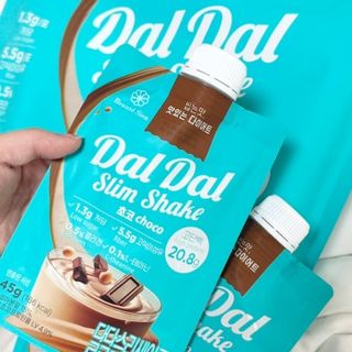 달달슬림쉐이크 구매평★달달슬림 맛있는 단백질 쉐이크 파우치 다이어트 식사대용 프로틴 파우더 보충제 — 5점을 준 리뷰어가 2025년 8월 올린 사용 사진