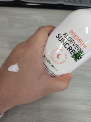 [닥터문] 프리미엄 알로에베라 선크림 500ml — 5점을 준 리뷰어가 2022년 6월 올린 사용 사진