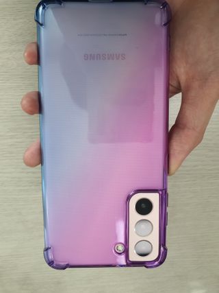 뮤즈캔 갤럭시S21 시리즈 그라데이션 탱크방탄 케이스 — 5점을 준 리뷰어가 2021년 2월 올린 사용 사진