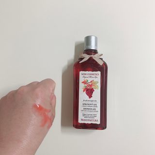 체코 비건화장품 마뉴팍투라 향좋은 와인 샤워젤 (300ml) — 4점을 준 리뷰어가 2022년 6월 올린 사용 사진