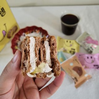 롯데제과 쁘띠몽쉘 마롱몽블랑 — 5점을 준 리뷰어가 2021년 11월 올린 사용 사진