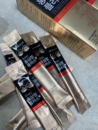서울약사신협_투데이홍삼정플러스스틱_10g x 30포 — 5점을 준 리뷰어가 2021년 2월 올린 사용 사진
