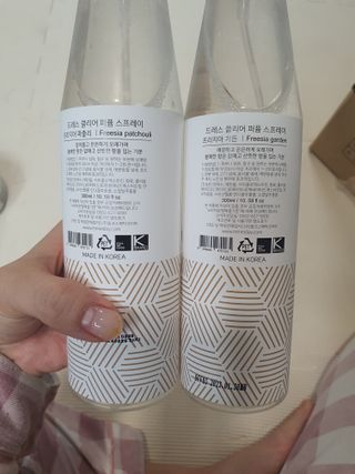 [엠메이데이] 드레스클리어 퍼퓸 스프레이 300ml 프리지아 가든향+프리지아 파출리향 — 5점을 준 리뷰어가 2022년 1월 올린 사용 사진