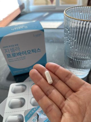 [지셀라] 프로바이오틱스 100억 유산균 보장 (1개월분 / 350mg X 30캡슐) — 5점을 준 리뷰어가 2023년 4월 올린 사용 사진