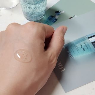 나우 [리브엠] 화해 1등 수분앰플 , 엑소코어 워터풀 텐션 앰플 — 5점을 준 리뷰어가 2023년 7월 올린 사용 사진