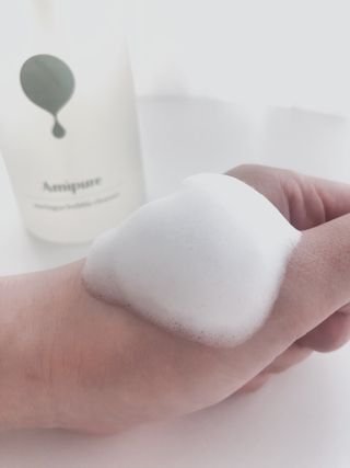 아미퓨어 [라이브] 피부장벽 강화를 위한 머랭 버블 클렌저 천연계면활성제로 온가족 사용가능 — 5점을 준 리뷰어가 2021년 6월 올린 사용 사진