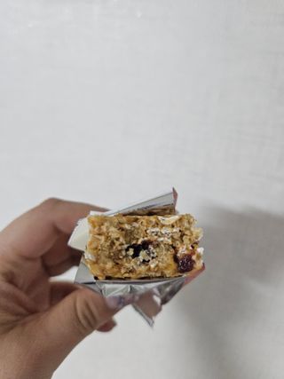 이지프로틴바 3종x각 2ea (고단백질바, 멀티단백질바, 식물성단백질바) — 5점을 준 리뷰어가 2024년 3월 올린 사용 사진
