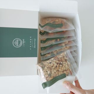 [그래한끼] 무설탕/저당 시리얼타입 수제그래놀라 (40gX10개) — 3점을 준 리뷰어가 2022년 8월 올린 사용 사진