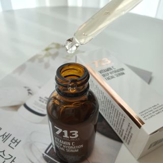 [세븐원쓰리 713] 피부톤을 속부터 밝게 피누스 비타민C 딥 하이드레이션 세럼 — 5점을 준 리뷰어가 2021년 10월 올린 사용 사진