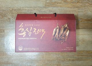 서울약사신협_프리미엄 6년근 홍삼진액_70mlx30포 — 4점을 준 리뷰어가 2021년 2월 올린 사용 사진