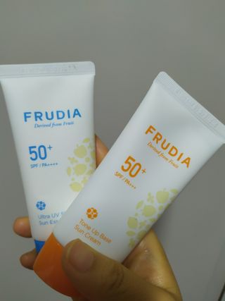 [후르디아] 혼합자차 선 에센스+톤업 선크림 2종 — 5점을 준 리뷰어가 2021년 5월 올린 사용 사진