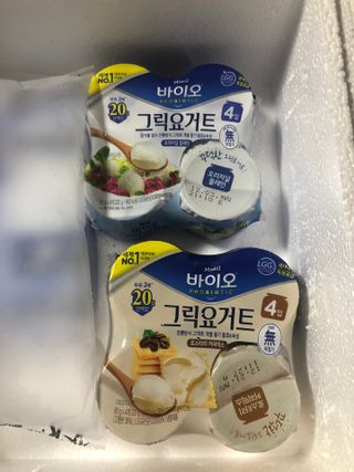매일바이오 그릭요거트 오리지널 플레인 4개, 로스터리 커피믹스 4개 — 5점을 준 리뷰어가 2021년 12월 올린 사용 사진