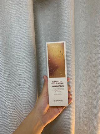 엘리샤코이 콤부차 결바이옴 슬리핑 마스크 — 4.5점을 준 리뷰어가 2022년 1월 올린 사용 사진