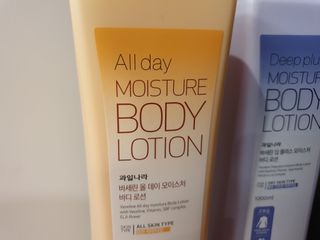 [과일나라] 바세린 모이스처 바디로션 1000ml 2종 — 5점을 준 리뷰어가 2021년 10월 올린 사용 사진