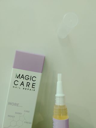 뷰젤 매직케어 네일솔루션 손발톱 보습 영양제 펜슬타입 5ml — 4.5점을 준 리뷰어가 2022년 3월 올린 사용 사진