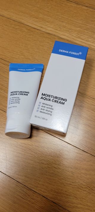 더마포레스트 모이스처라이징 아쿠아크림 / 수분크림 히알루론산 펩타이드 보습 미백 주름개선 — 5점을 준 리뷰어가 2021년 6월 올린 사용 사진