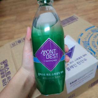 몽베스트 Montbest with Sparkling water Plain 20병 — 5점을 준 리뷰어가 2021년 11월 올린 사용 사진