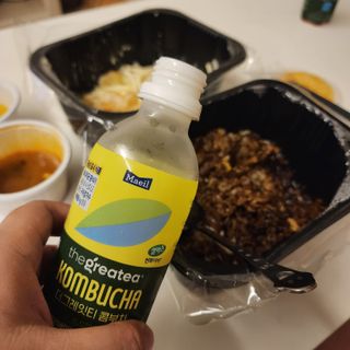 더그레잇티 콤부차 [매일유업] 더그레잇티 44kcal 콤부차 300ml *12개입 (오리지널 6개+베리리치 6개) — 5점을 준 리뷰어가 2023년 8월 올린 사용 사진