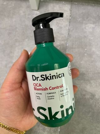 자민경 닥터스키니카 센텔라 블레미쉬 컨트롤 바디워시 250g — 4점을 준 리뷰어가 2021년 2월 올린 사용 사진