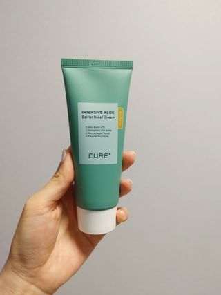 김정문알로에 큐어 큐어 인텐시브 알로에 배리어 릴리프 크림 100g — 5점을 준 리뷰어가 2021년 4월 올린 사용 사진