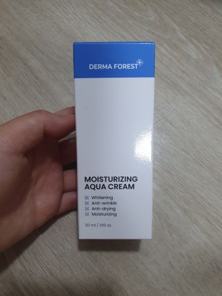 더마포레스트 모이스처라이징 아쿠아크림 / 수분크림 히알루론산 펩타이드 보습 미백 주름개선 — 4점을 준 리뷰어가 2021년 6월 올린 사용 사진