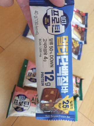 이지프로틴바 3종x각 2ea (고단백질바, 멀티단백질바, 식물성단백질바) — 5점을 준 리뷰어가 2024년 2월 올린 사용 사진