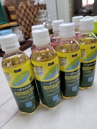 더그레잇티 콤부차 [매일유업] 더그레잇티 44kcal 콤부차 300ml *12개입 (오리지널 6개+베리리치 6개) — 4점을 준 리뷰어가 2023년 7월 올린 사용 사진