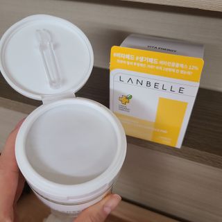 랑벨 비타 에너지 잡티 앰플 패드 65매 (투명하고 밝은 얼굴 광채패드) — 5점을 준 리뷰어가 2022년 5월 올린 사용 사진