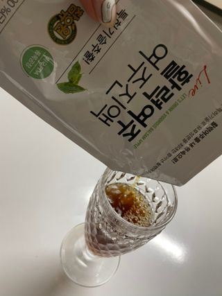 참유원 특허제조 활력 여주진액 여주즙 50포 — 5점을 준 리뷰어가 2022년 3월 올린 사용 사진