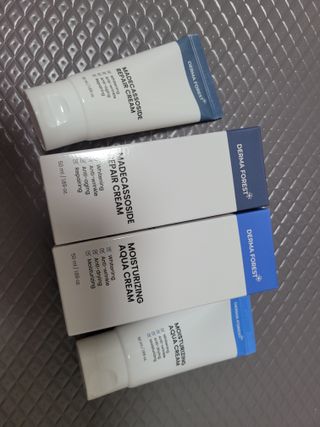 더마포레스트 마데카소사이드 리페어 크림,  모이스처라이징 아쿠아크림 — 5점을 준 리뷰어가 2021년 8월 올린 사용 사진