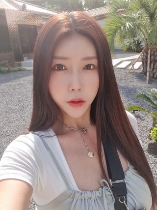 렌시스 LENSSIS [ 렌시스 ] 브라운 써클링의 영롱한 색감 ＃위썸초코 1개월용 ｜ 2직경 중 택1 ｜ — 5점을 준 리뷰어가 2021년 5월 올린 사용 사진