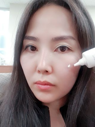 엘리샤코이 올데이 마일드 선크림 — 5점을 준 리뷰어가 2022년 5월 올린 사용 사진