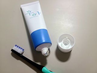 [심폐소생소] 무불소 임산부 천연 치약 — 5점을 준 리뷰어가 2021년 11월 올린 사용 사진