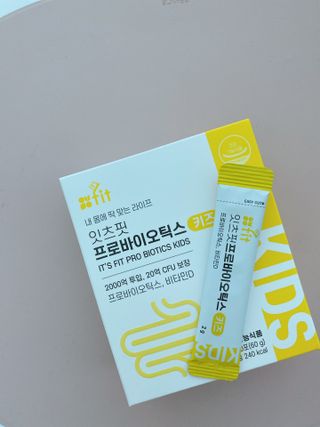 잇츠핏 프로바이오틱스 키즈 유산균 — 5점을 준 리뷰어가 2021년 3월 올린 사용 사진