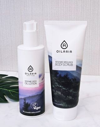 오일아리아 뉴트리 모이스처라이징 세사미 씨드 오일로션 & 데일리 디톡스 세사미 그라운즈 바디스크럽 — 5점을 준 리뷰어가 2023년 6월 올린 사용 사진