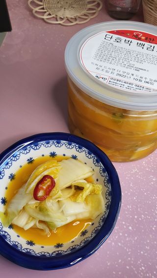 셰프애찬 단호박 백김치 1kg — 5점을 준 리뷰어가 2022년 10월 올린 사용 사진